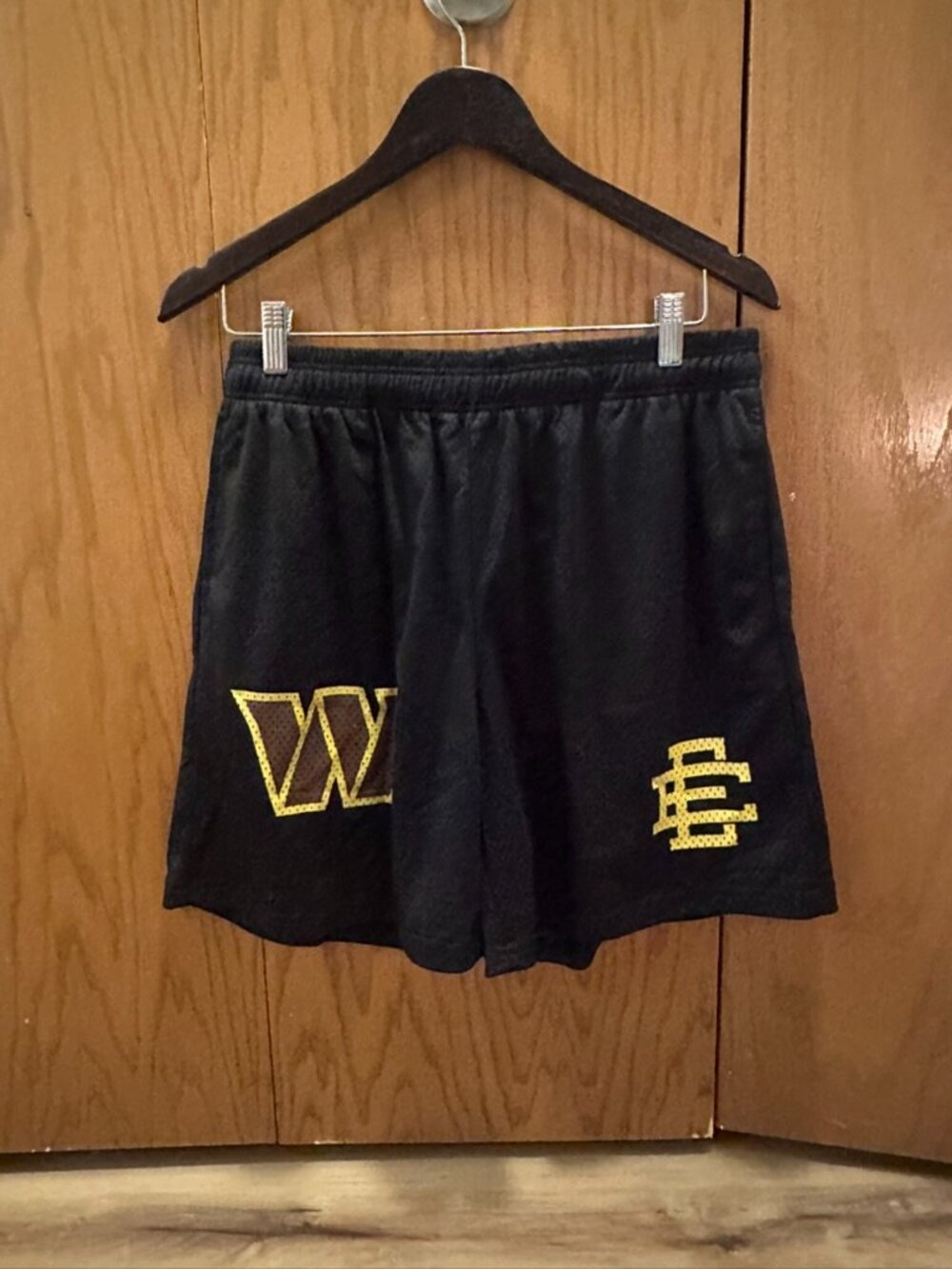 Eric Emanuel Atlanta Braves Shorts - Size L - 100% authentic - NFL